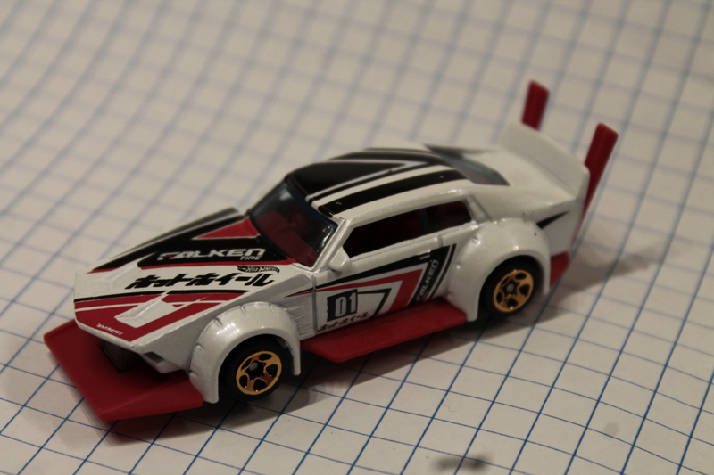 Illustration for article titled "Call Your Custom": Hot Wheels Trading/Customization Haul